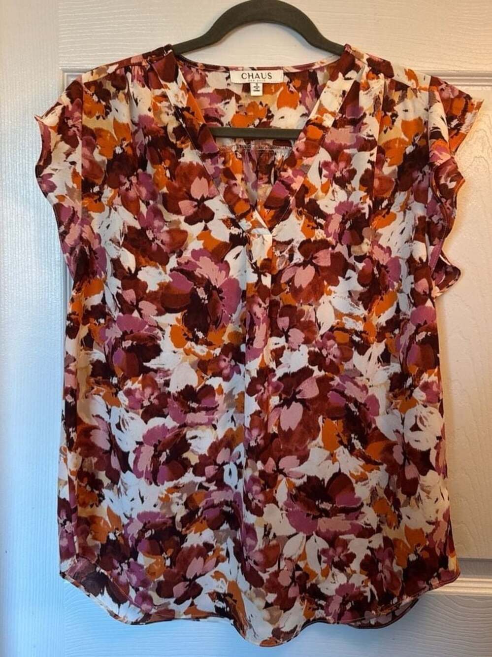 CHAUS New York Floral V-Neck Flutter Sleeve Blouse in Plum and Orange size small